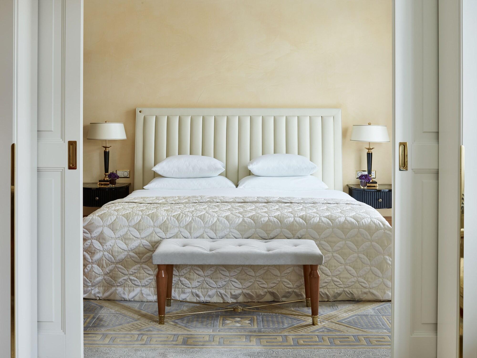 Savoy Baur En Otel