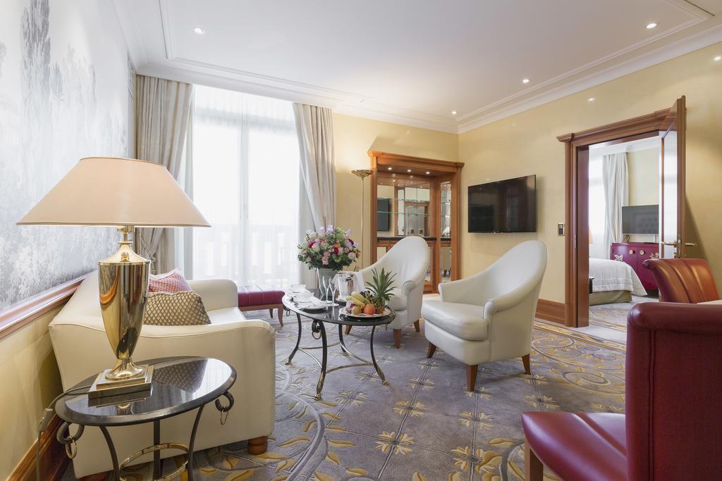 Otel Savoy Baur En Zürih