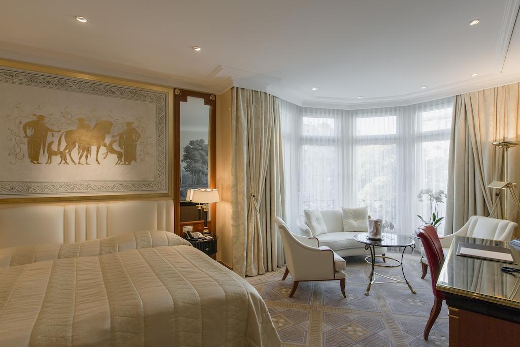 Otel Savoy Baur En